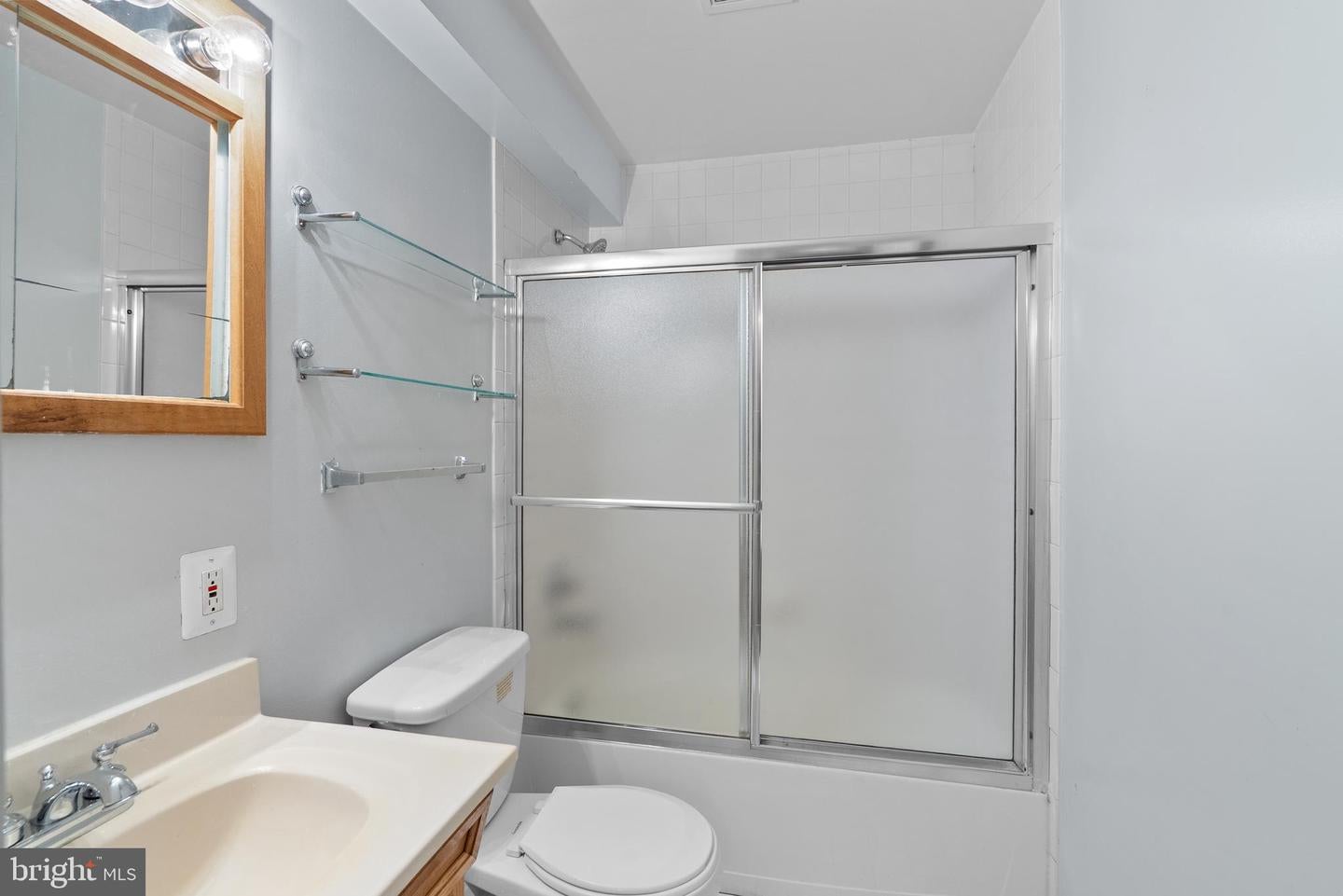 Gaithersburg, Maryland, 20879, United States, 5 Bedrooms Bedrooms, ,5 BathroomsBathrooms,Residential,Active,1999190