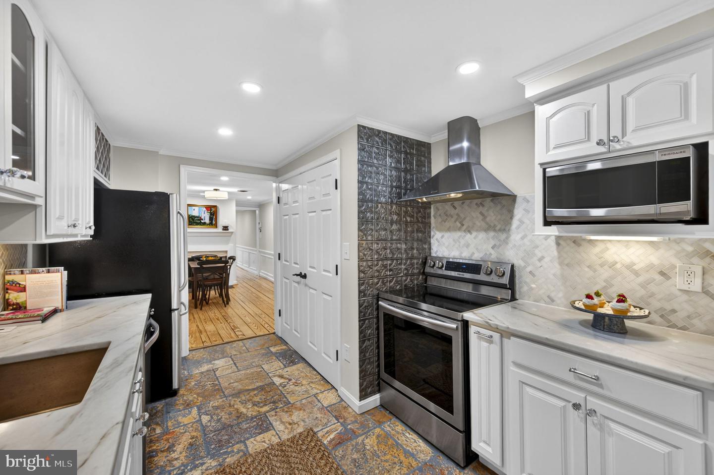 Alexandria, Virginia, 22314, United States, 3 Bedrooms Bedrooms, ,3 BathroomsBathrooms,Residential,Active,2044570