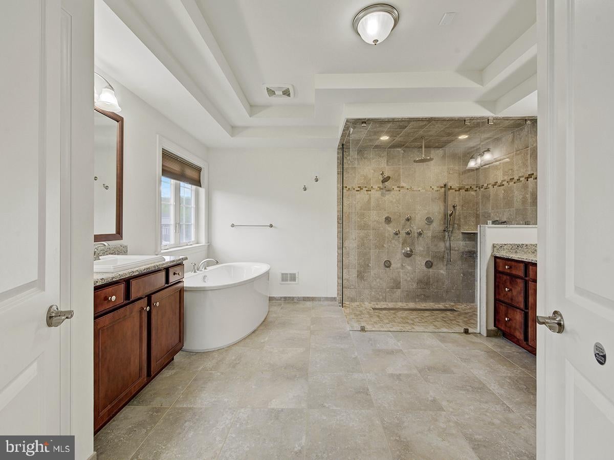 Monmouth Junction, New Jersey, 08852, United States, 5 Bedrooms Bedrooms, ,6 BathroomsBathrooms,Residential,Active,1820314