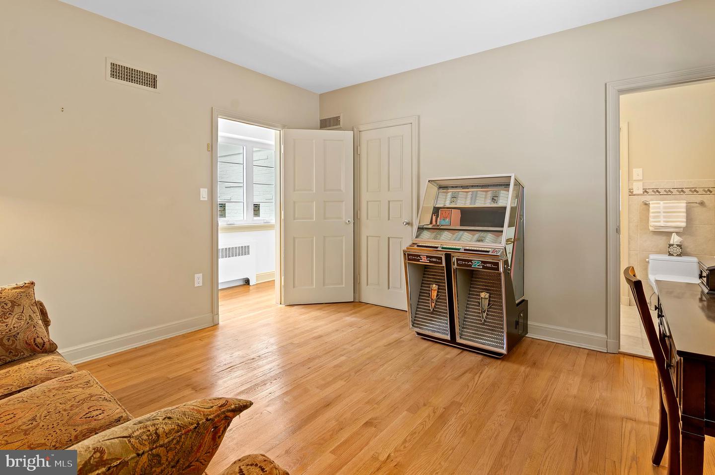 Owings Mills, Maryland, 21117, United States, 5 Bedrooms Bedrooms, ,4 BathroomsBathrooms,Residential,Active,1971806