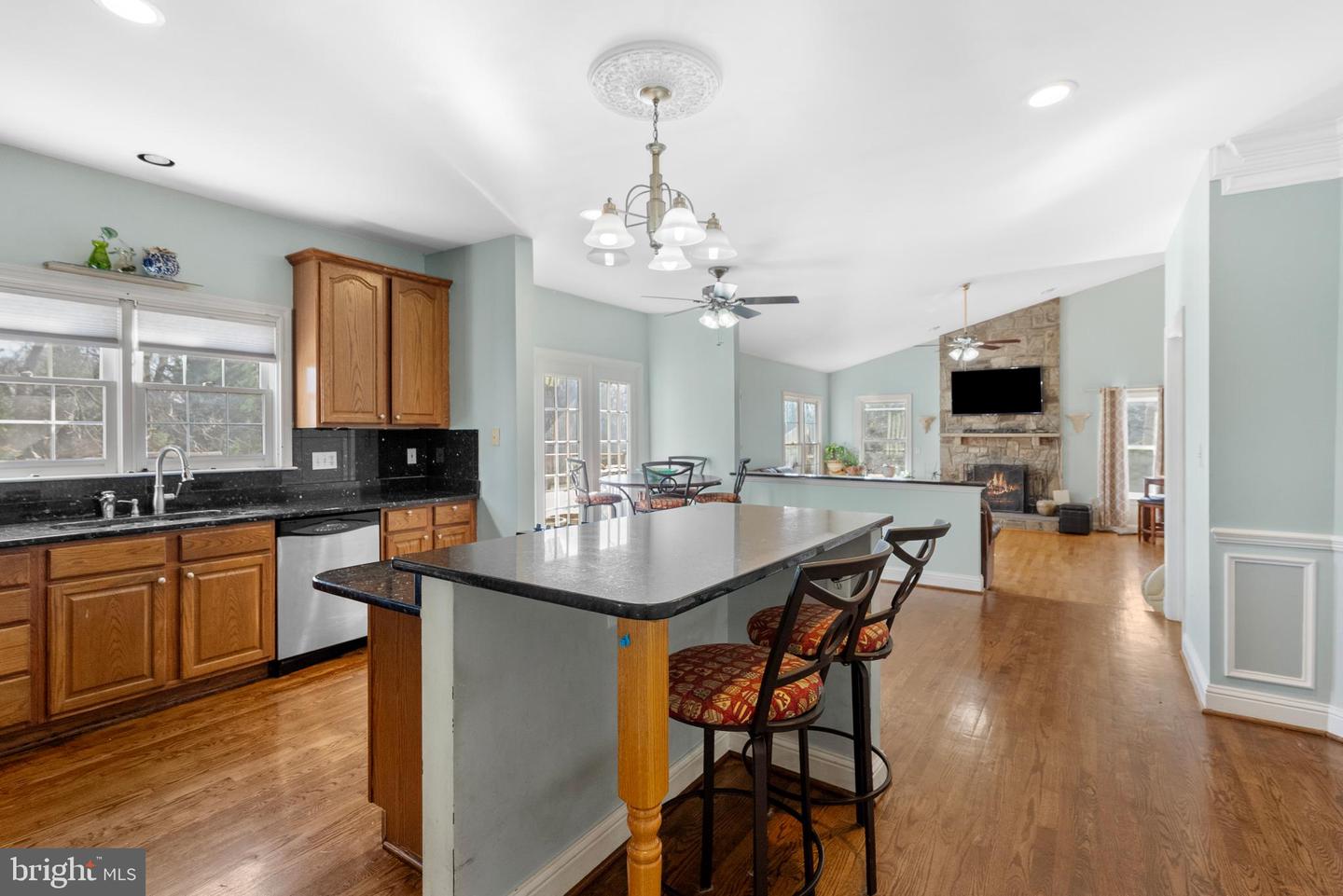 Gaithersburg, Maryland, 20879, United States, 5 Bedrooms Bedrooms, ,5 BathroomsBathrooms,Residential,Active,1999190