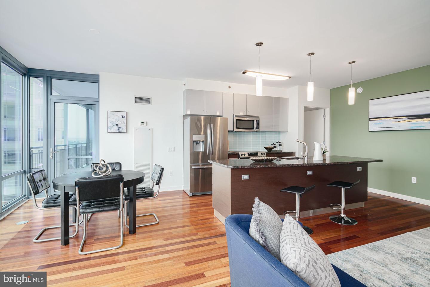 Philadelphia, Pennsylvania, 19103, United States, 3 Bedrooms Bedrooms, ,4 BathroomsBathrooms,Residential,Active,1993681