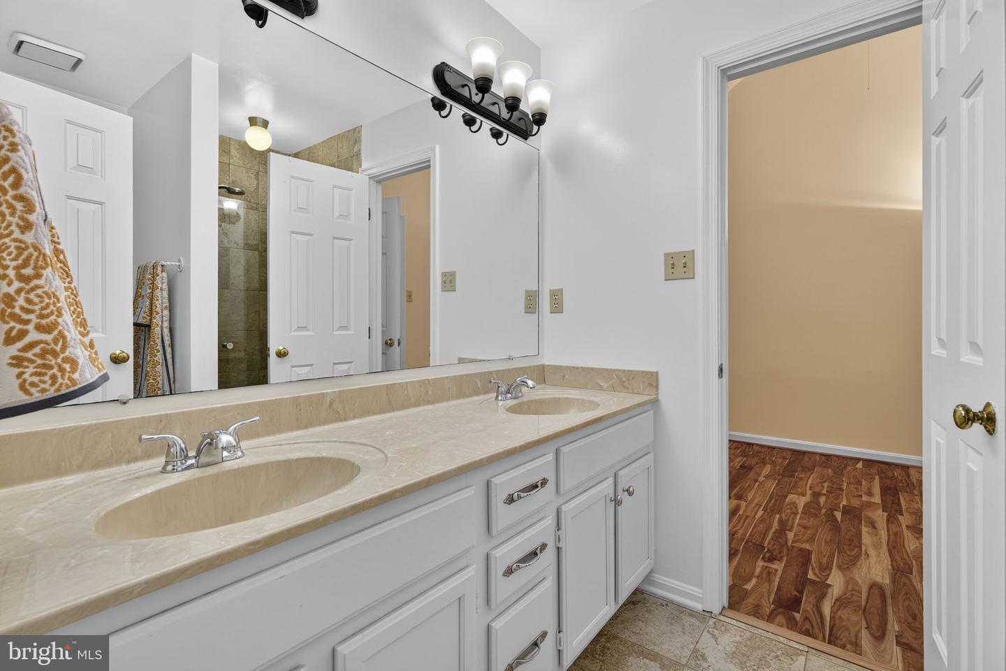 Lovettsville, Virginia, 20180, United States, ,2 BathroomsBathrooms,Residential,Active,1954034