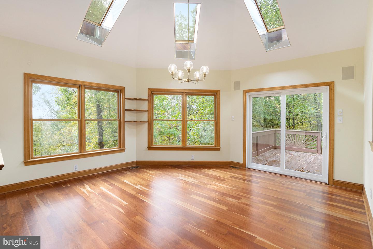 Sellersville, Pennsylvania, 18960, United States, 10 Bedrooms Bedrooms, ,7 BathroomsBathrooms,Residential,Active,1965847