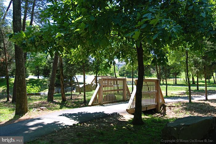 Brambleton, Virginia, 20148, United States, 4 Bedrooms Bedrooms, ,5 BathroomsBathrooms,Residential,Pending,2045666
