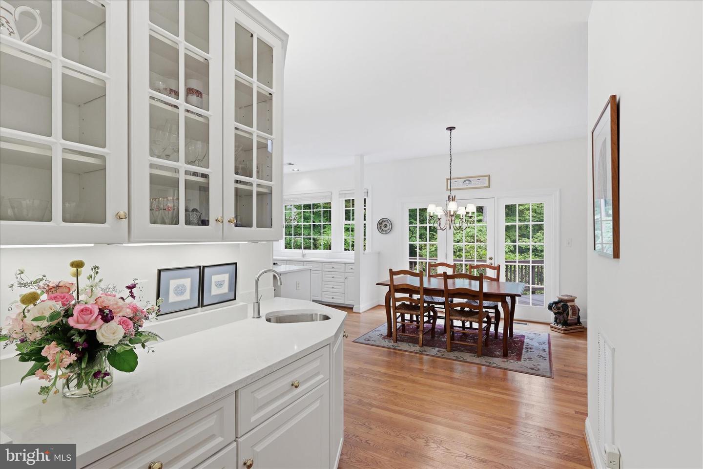Oakton, Virginia, 22124, United States, 5 Bedrooms Bedrooms, ,5 BathroomsBathrooms,Residential,Pending,2045766