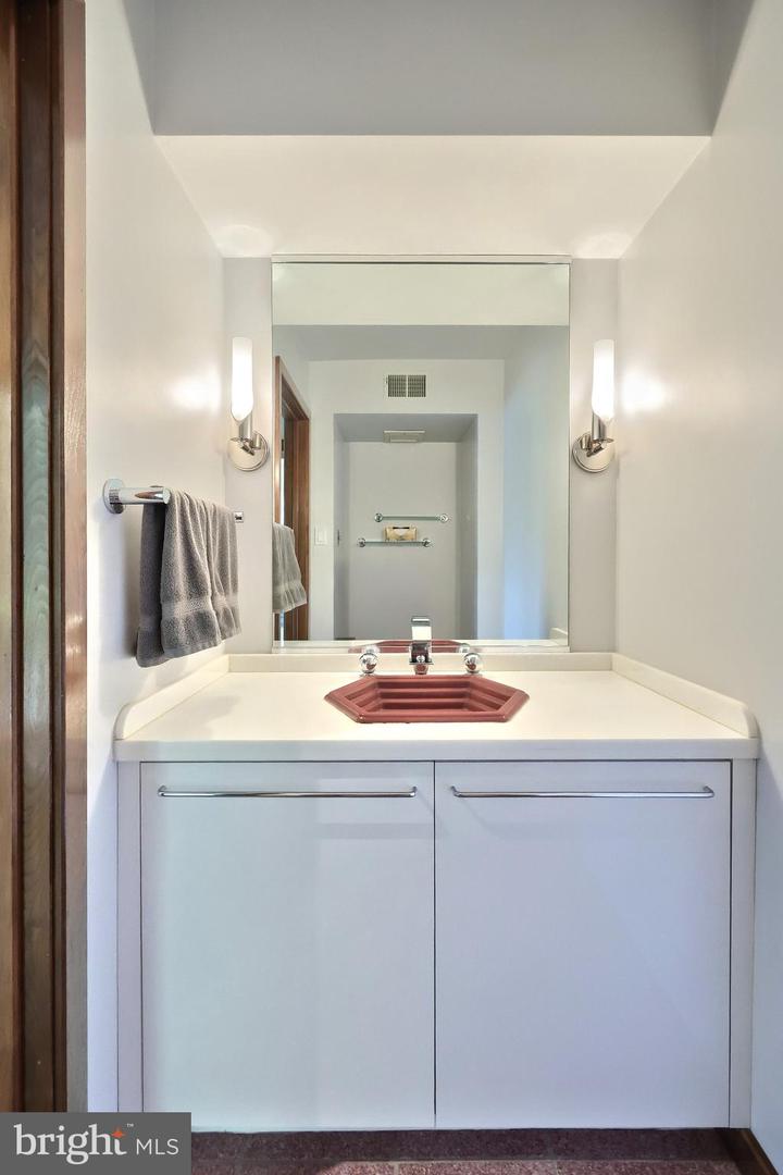 Spring Grove, Pennsylvania, 17362, United States, 6 Bedrooms Bedrooms, ,6 BathroomsBathrooms,Residential,Active,1825088