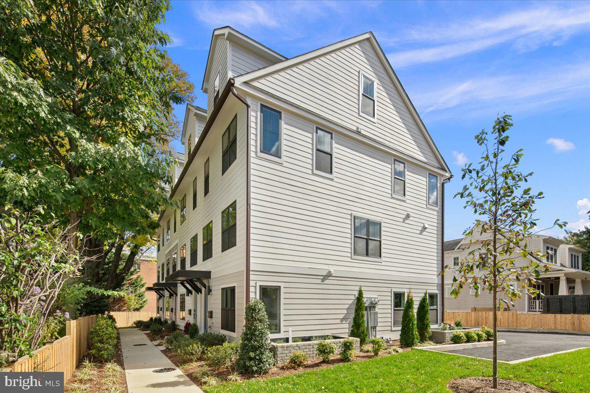 Arlington, Virginia, 22201, United States, 4 Bedrooms Bedrooms, ,5 BathroomsBathrooms,Residential,Active,1954022