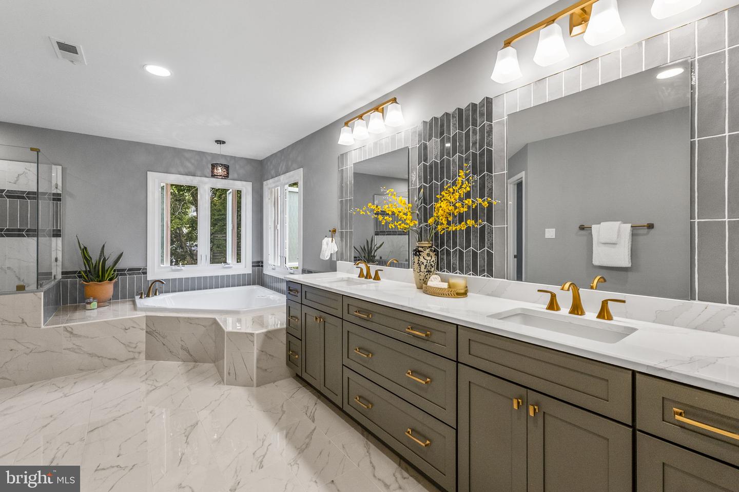 Poolesville, Maryland, 20837, United States, 4 Bedrooms Bedrooms, ,5 BathroomsBathrooms,Residential,Active,2052019