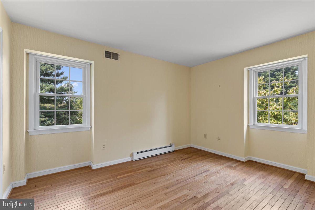 Great Falls, Virginia, 22066, United States, 5 Bedrooms Bedrooms, ,3 BathroomsBathrooms,Residential,Active,1941376