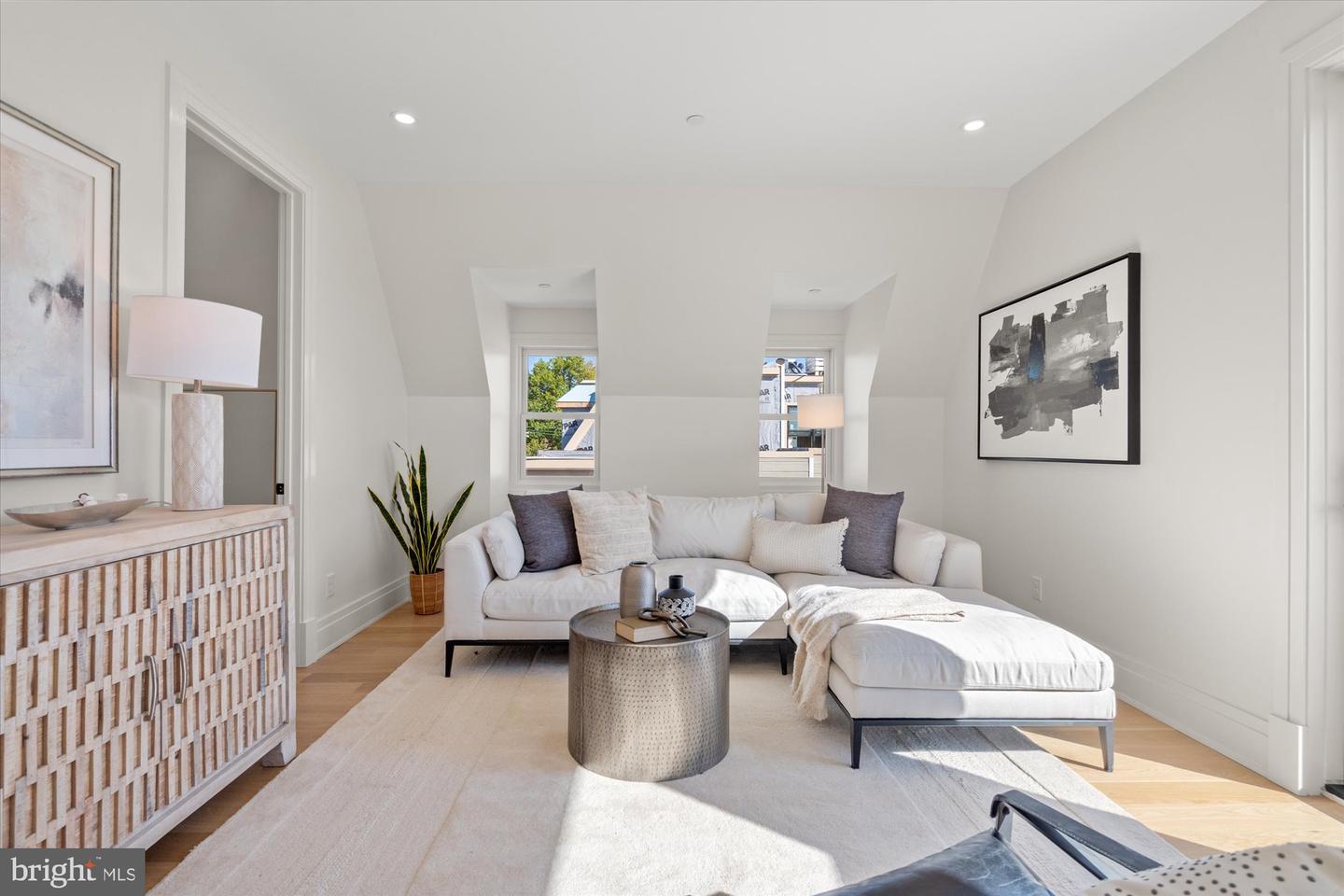 Alexandria, Virginia, 22314, United States, 4 Bedrooms Bedrooms, ,5 BathroomsBathrooms,Residential,Active,1993677