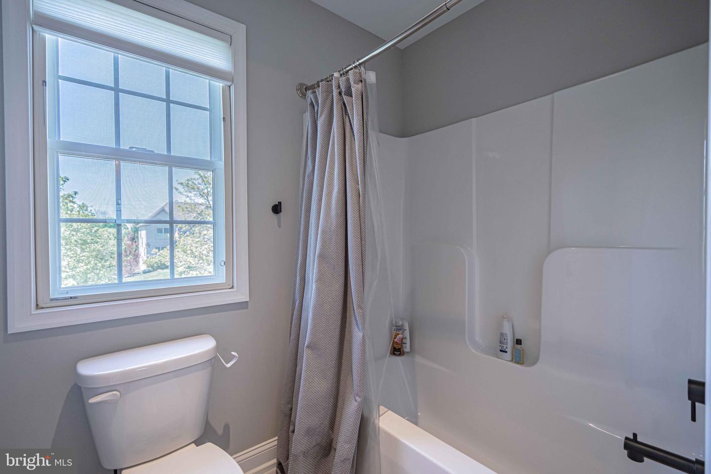 Bethlehem, Pennsylvania, 18020, United States, 4 Bedrooms Bedrooms, ,5 BathroomsBathrooms,Residential,Pending,1968396