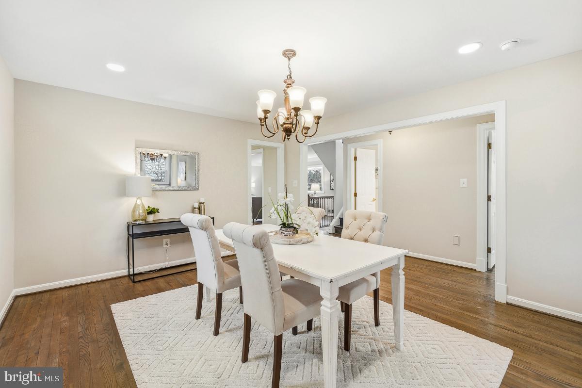 Fairfax, Virginia, 22030, United States, 5 Bedrooms Bedrooms, ,6 BathroomsBathrooms,Residential,Active,2008336