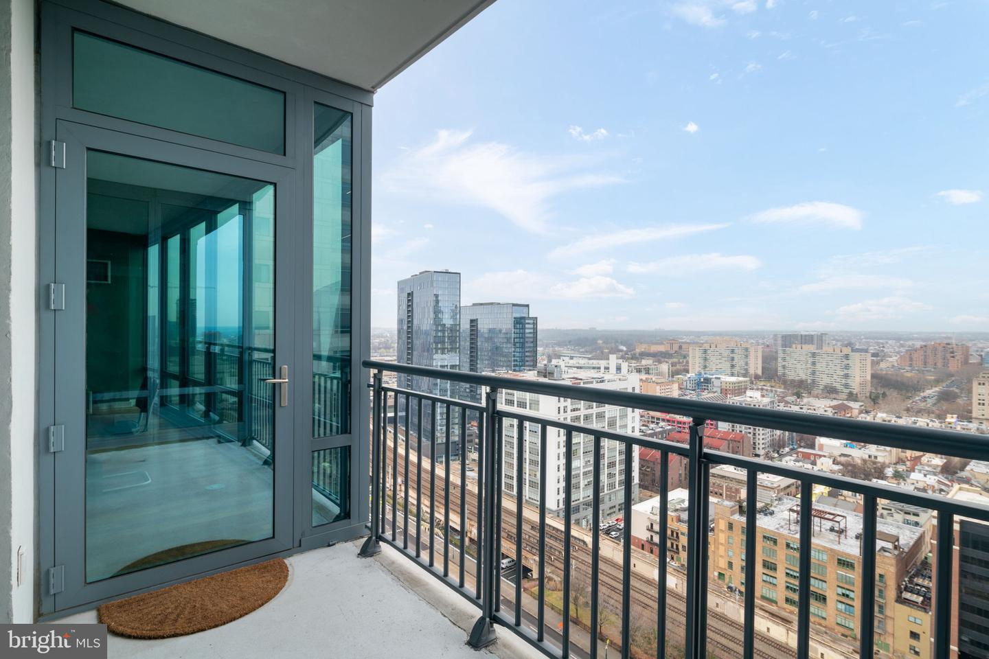 Philadelphia, Pennsylvania, 19103, United States, 3 Bedrooms Bedrooms, ,4 BathroomsBathrooms,Residential,Active,1993681