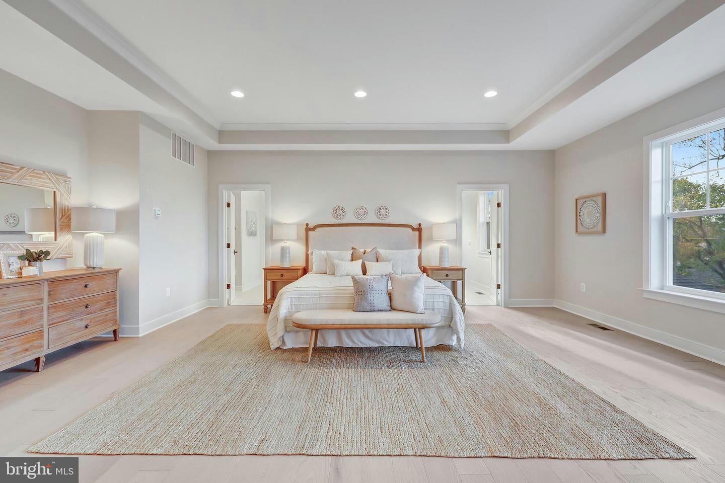 Arlington, Virginia, 22207, United States, ,Residential,Pending,1702157