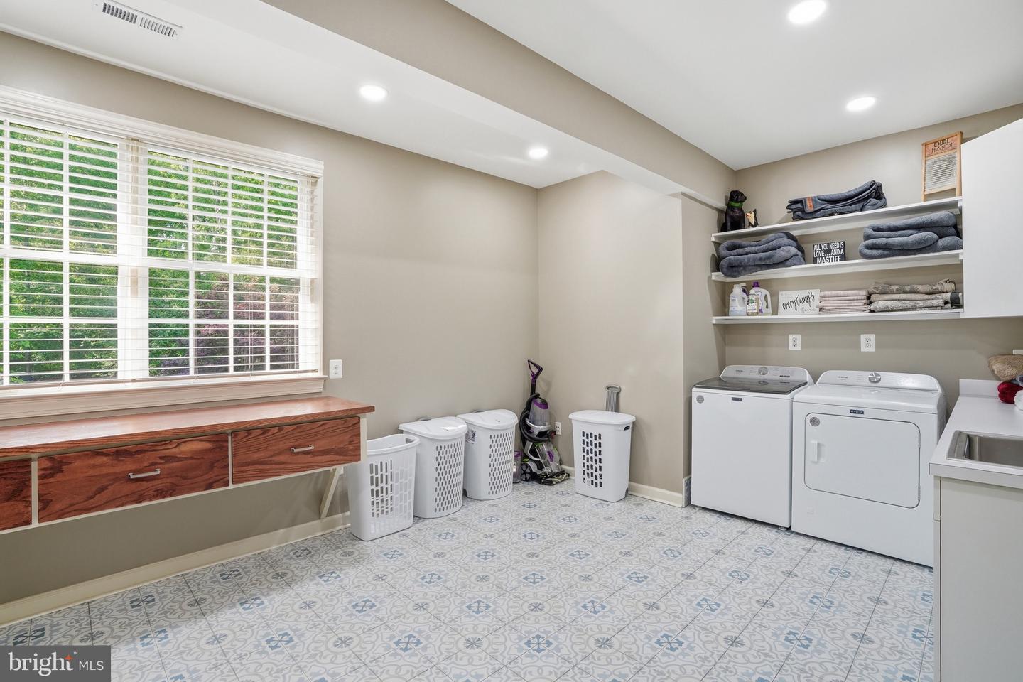 Great Falls, Virginia, 22066, United States, 5 Bedrooms Bedrooms, ,7 BathroomsBathrooms,Residential,Active,2044999