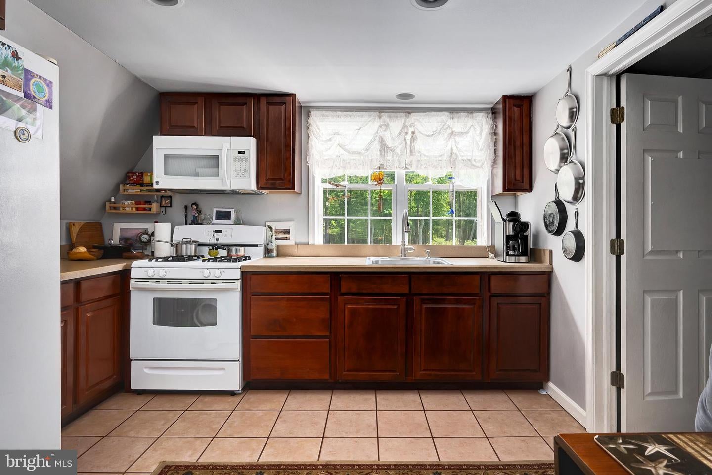 Manahawkin, New Jersey, 08050, United States, 4 Bedrooms Bedrooms, ,3 BathroomsBathrooms,Residential,Active,1879973