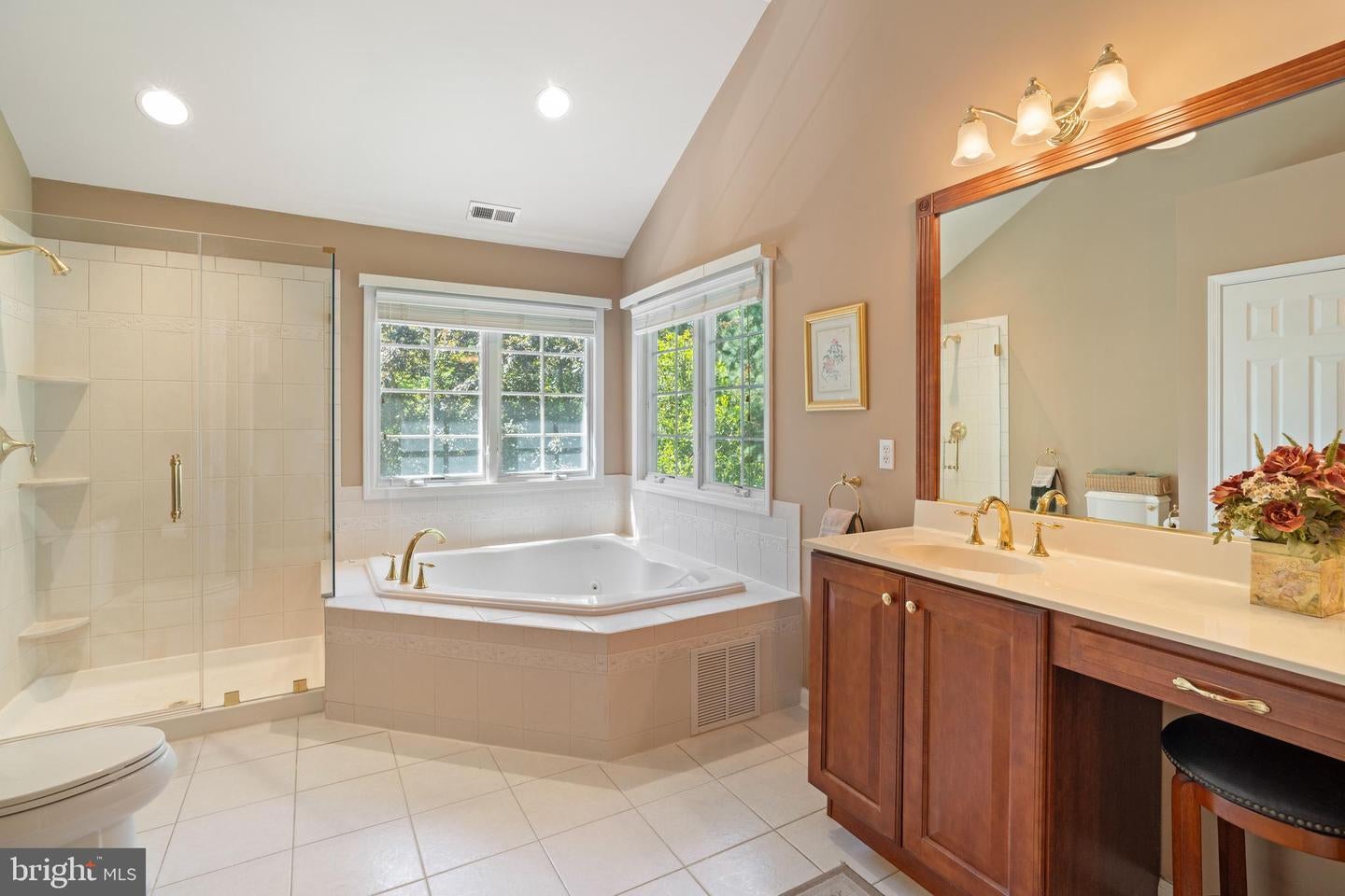 Manahawkin, New Jersey, 08050, United States, ,3 BathroomsBathrooms,Residential,Pending,1824004