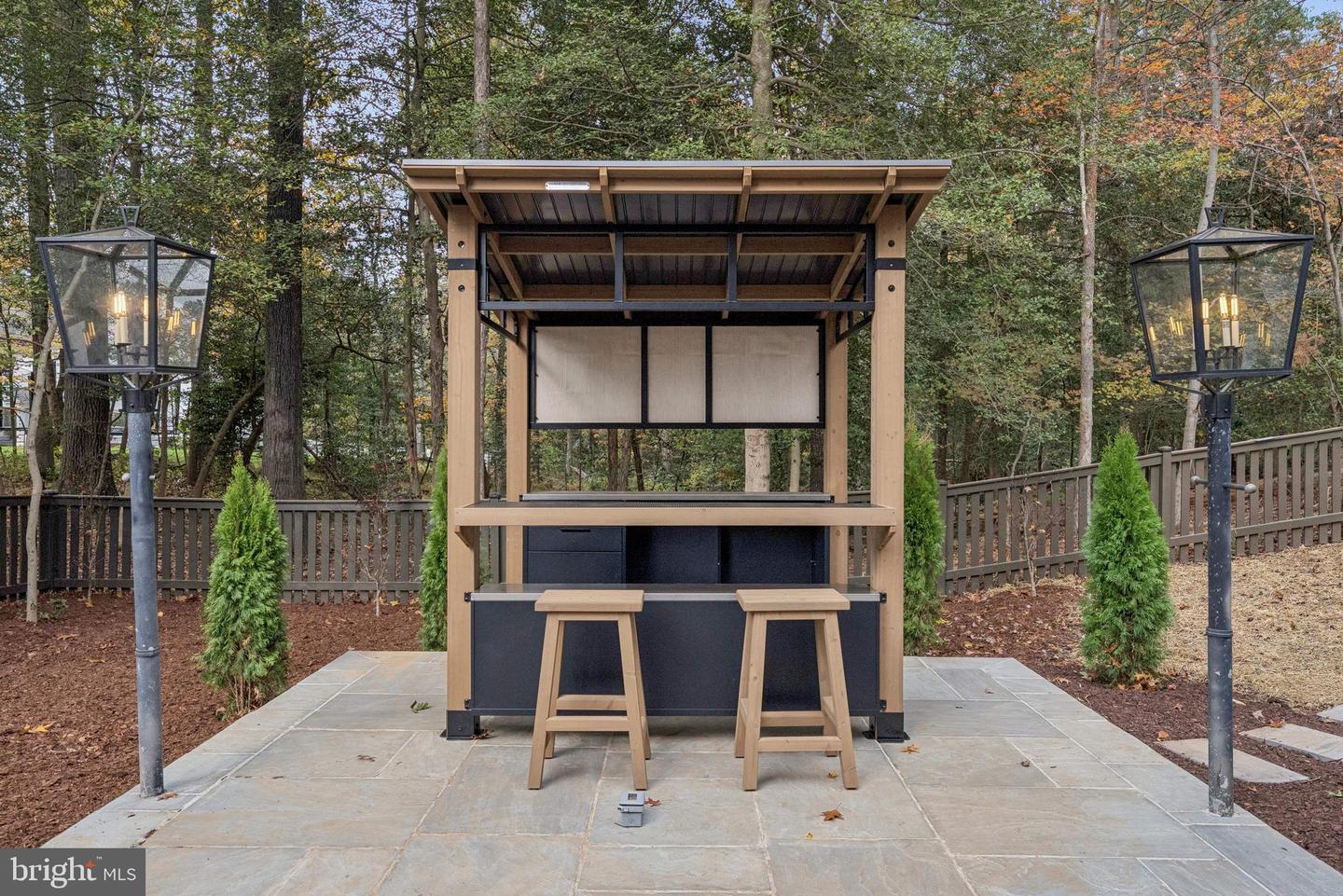 Oakton, Virginia, 22124, United States, 4 Bedrooms Bedrooms, ,4 BathroomsBathrooms,Residential,Active,1971783