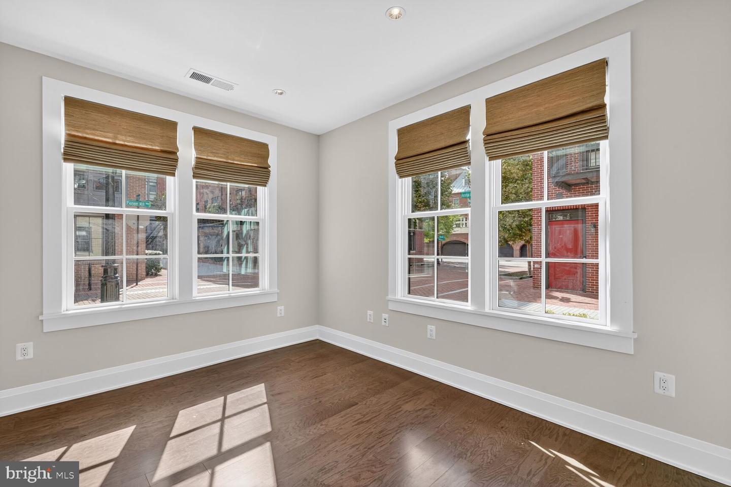 Alexandria, Virginia, 22314, United States, 4 Bedrooms Bedrooms, ,5 BathroomsBathrooms,Residential,Active,1959984