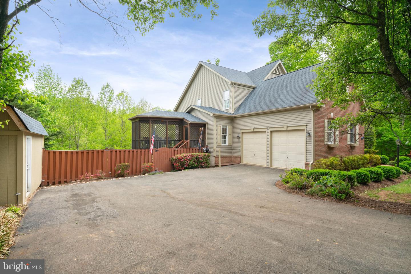 Springfield, Virginia, 22153, United States, 6 Bedrooms Bedrooms, ,6 BathroomsBathrooms,Residential,Active,2044593