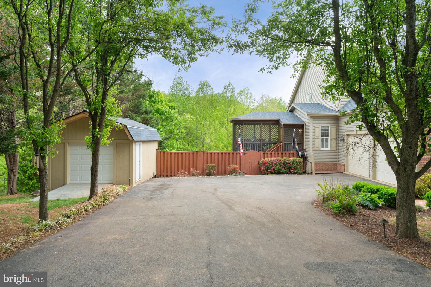 Springfield, Virginia, 22153, United States, 6 Bedrooms Bedrooms, ,6 BathroomsBathrooms,Residential,Active,2044593