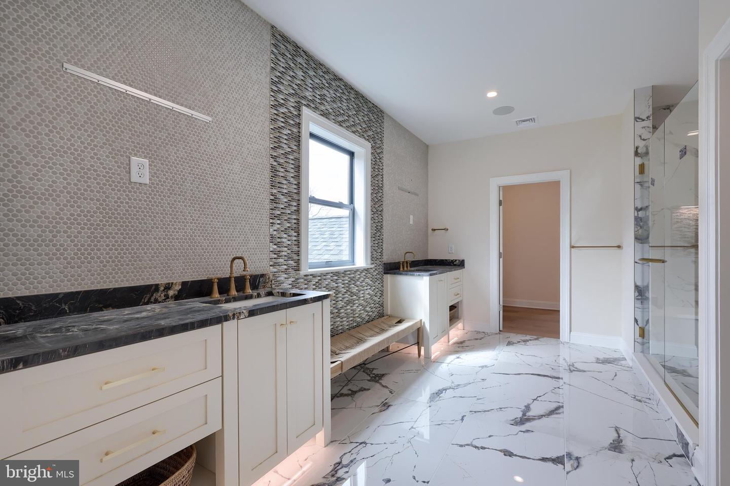 Lancaster, Pennsylvania, 17601, United States, 4 Bedrooms Bedrooms, ,5 BathroomsBathrooms,Residential,Active,1755222