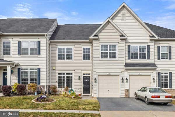 212 BOWLING GREEN CIR, STEPHENS CITY, VA 22655 - Image 1