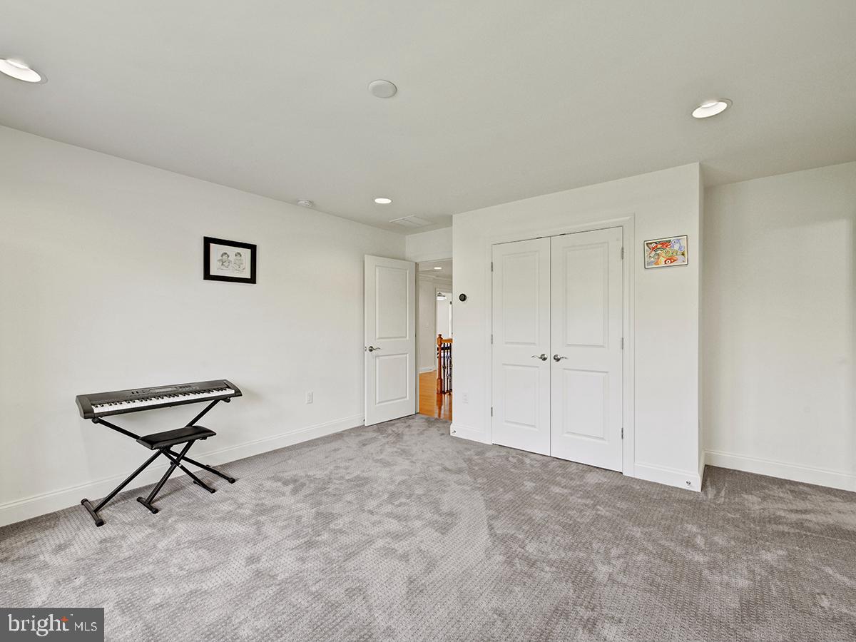 Monmouth Junction, New Jersey, 08852, United States, 5 Bedrooms Bedrooms, ,6 BathroomsBathrooms,Residential,Active,1820314