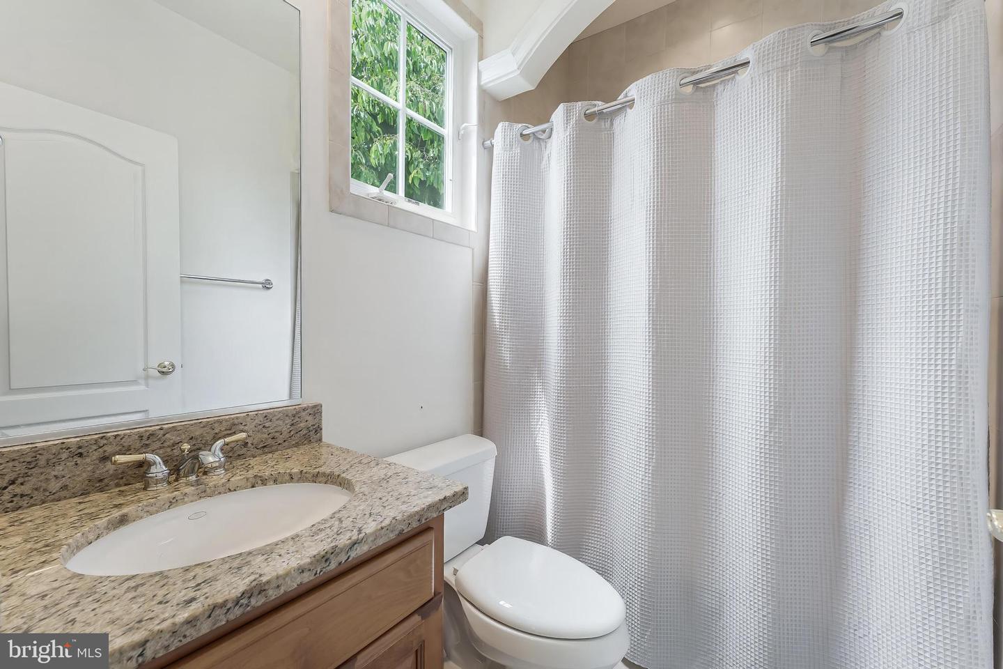 Alexandria, Virginia, 22307, United States, 5 Bedrooms Bedrooms, ,5 BathroomsBathrooms,Residential,Active,1945214