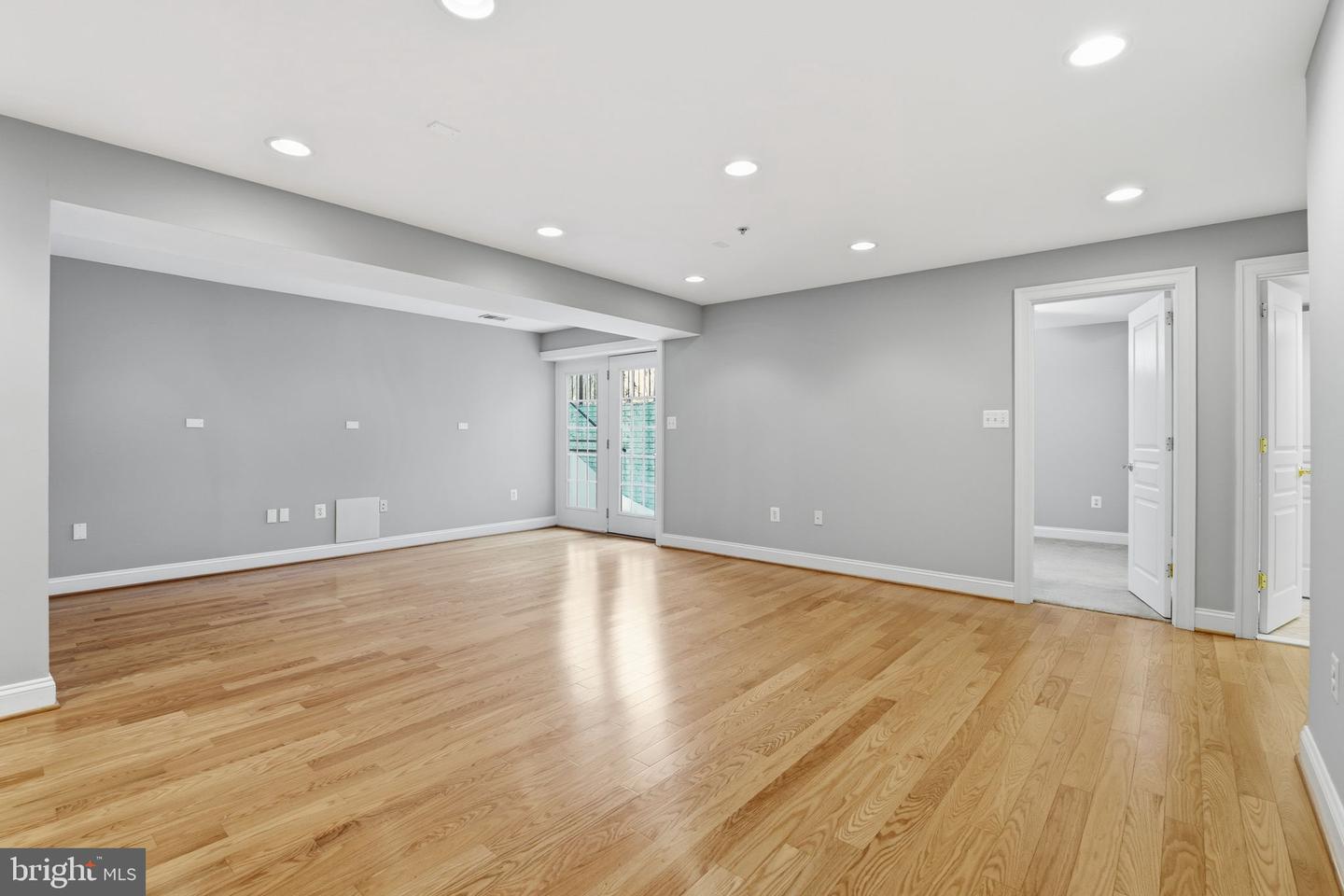 Rockville, Maryland, 20850, United States, 5 Bedrooms Bedrooms, ,5 BathroomsBathrooms,Residential,Active,2015808