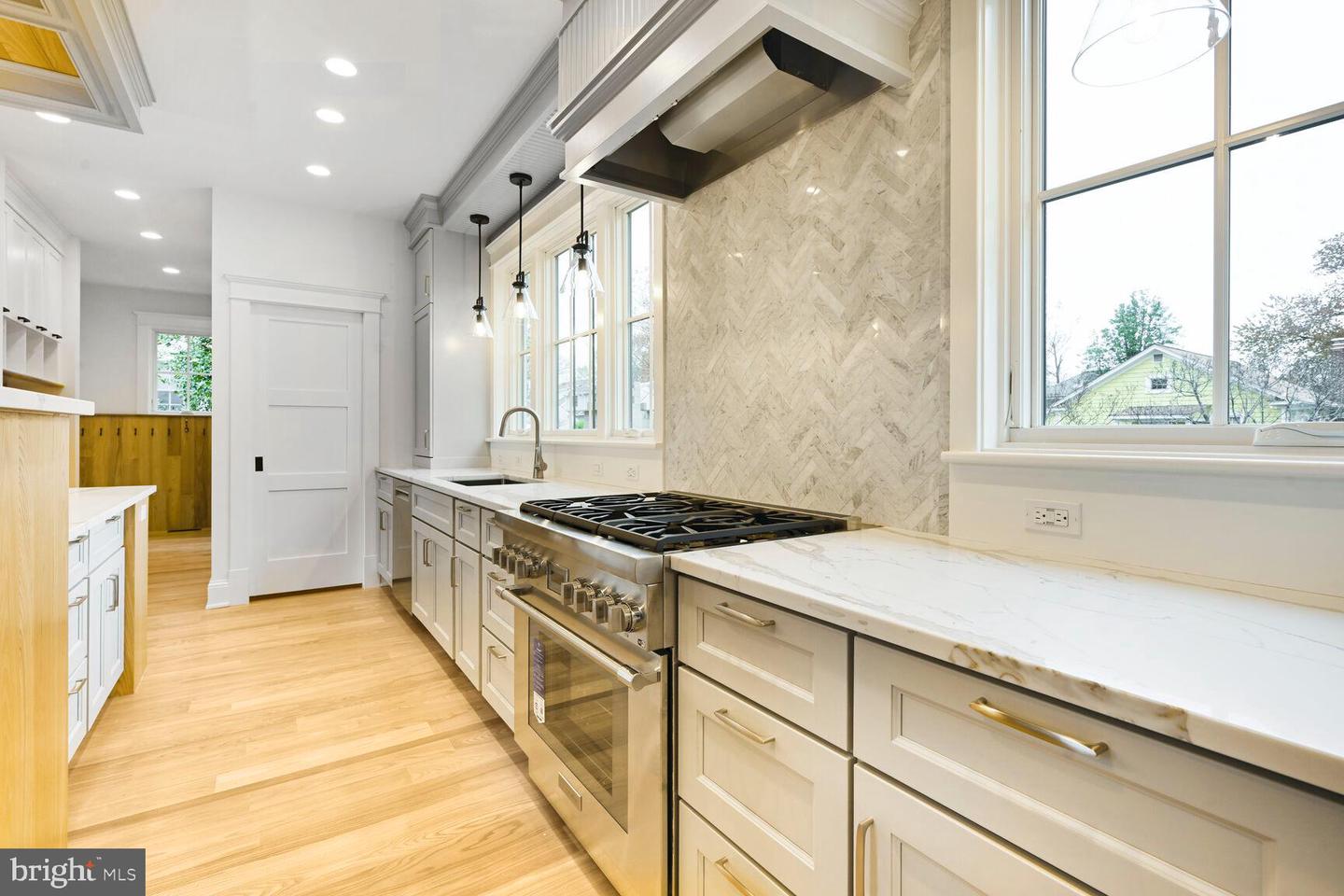 Alexandria, Virginia, 22301, United States, 6 Bedrooms Bedrooms, ,6 BathroomsBathrooms,Residential,Active,1825083