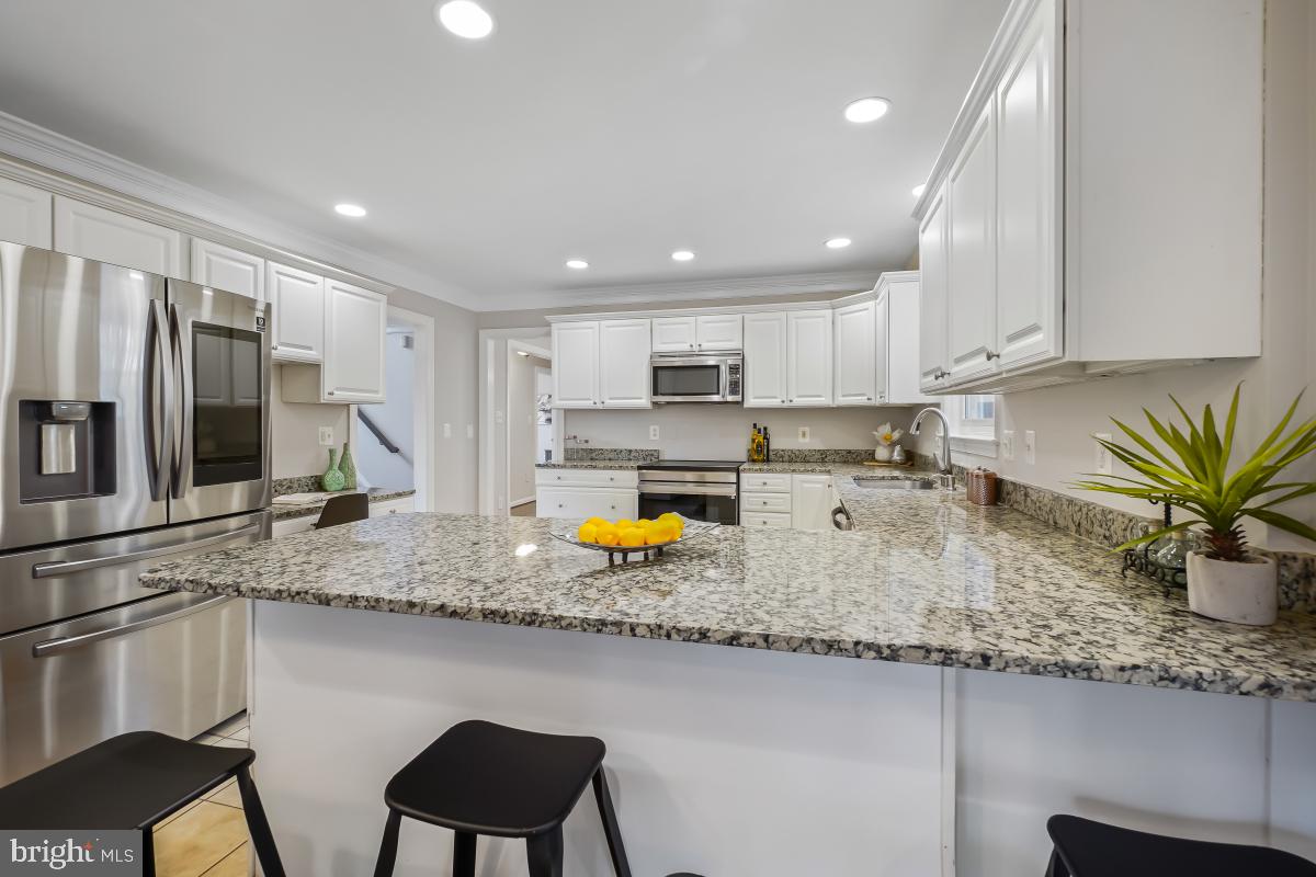 Fairfax, Virginia, 22030, United States, 5 Bedrooms Bedrooms, ,6 BathroomsBathrooms,Residential,Active,2008336