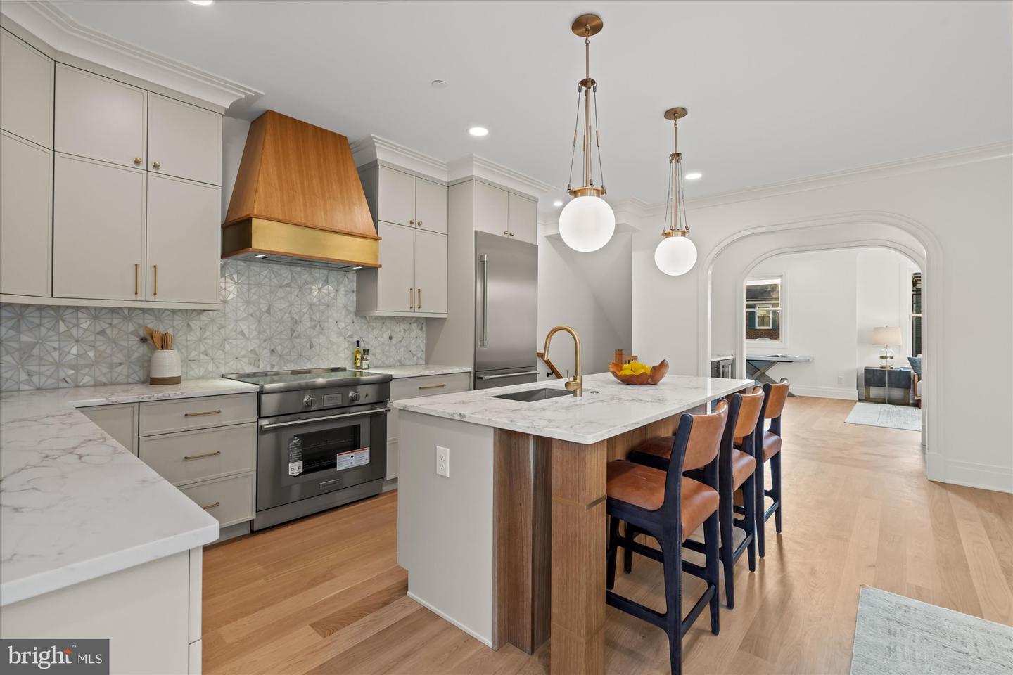 Alexandria, Virginia, 22314, United States, 4 Bedrooms Bedrooms, ,5 BathroomsBathrooms,Residential,Contingent,2011194