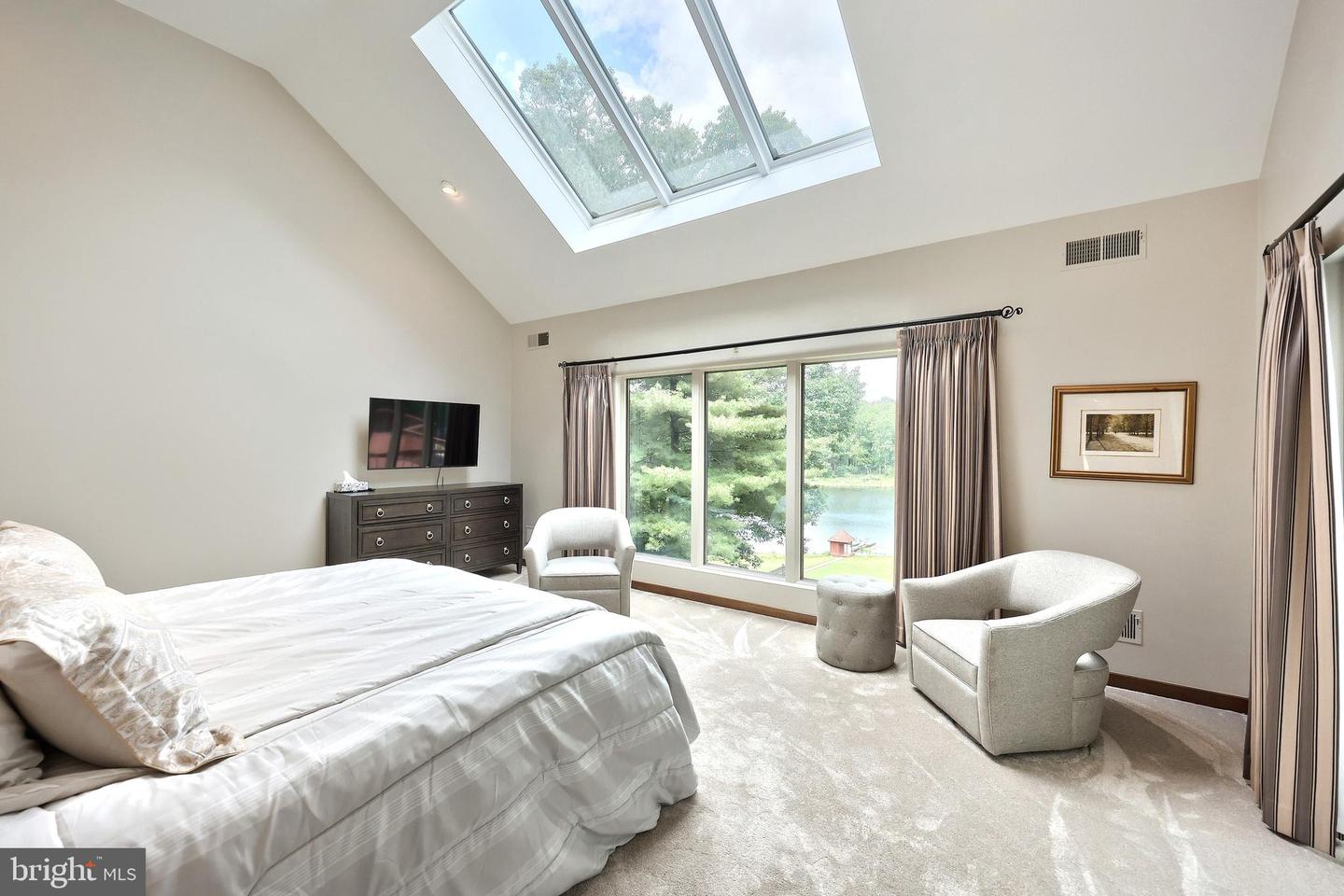 Spring Grove, Pennsylvania, 17362, United States, 6 Bedrooms Bedrooms, ,6 BathroomsBathrooms,Residential,Active,1825088