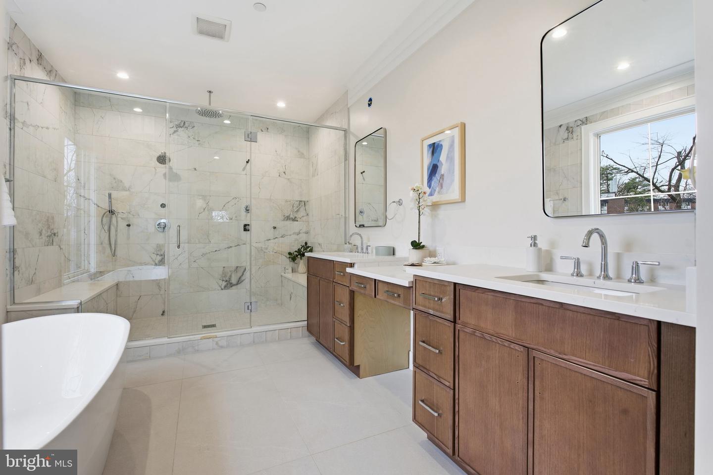 Kensington, Maryland, 20895, United States, 5 Bedrooms Bedrooms, ,5 BathroomsBathrooms,Residential,Active,2007291