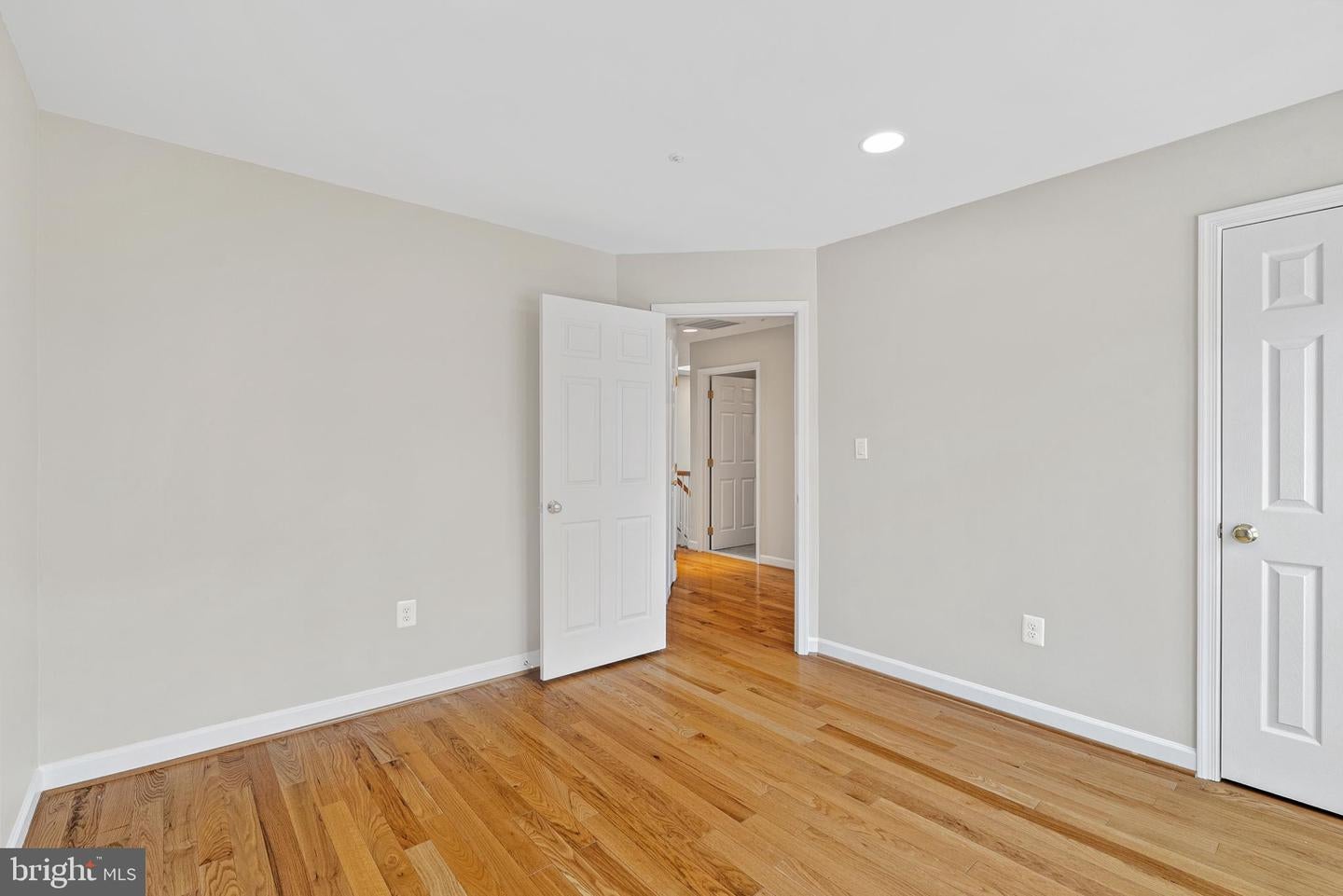 Potomac, Maryland, 20854, United States, 4 Bedrooms Bedrooms, ,4 BathroomsBathrooms,Residential,Active,1973311