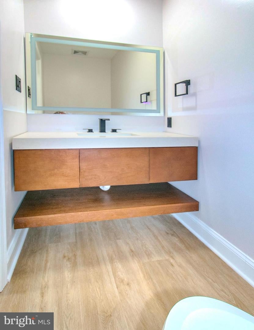 Ashburn, Virginia, 20147, United States, 5 Bedrooms Bedrooms, ,4 BathroomsBathrooms,Residential,Active,1988483