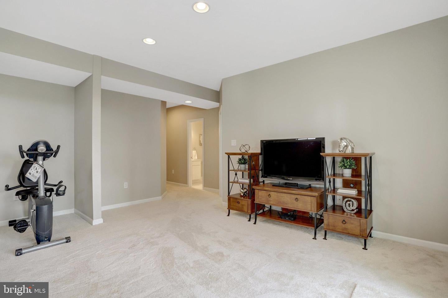 Springfield, Virginia, 22152, United States, 4 Bedrooms Bedrooms, ,4 BathroomsBathrooms,Residential,Active,1893217