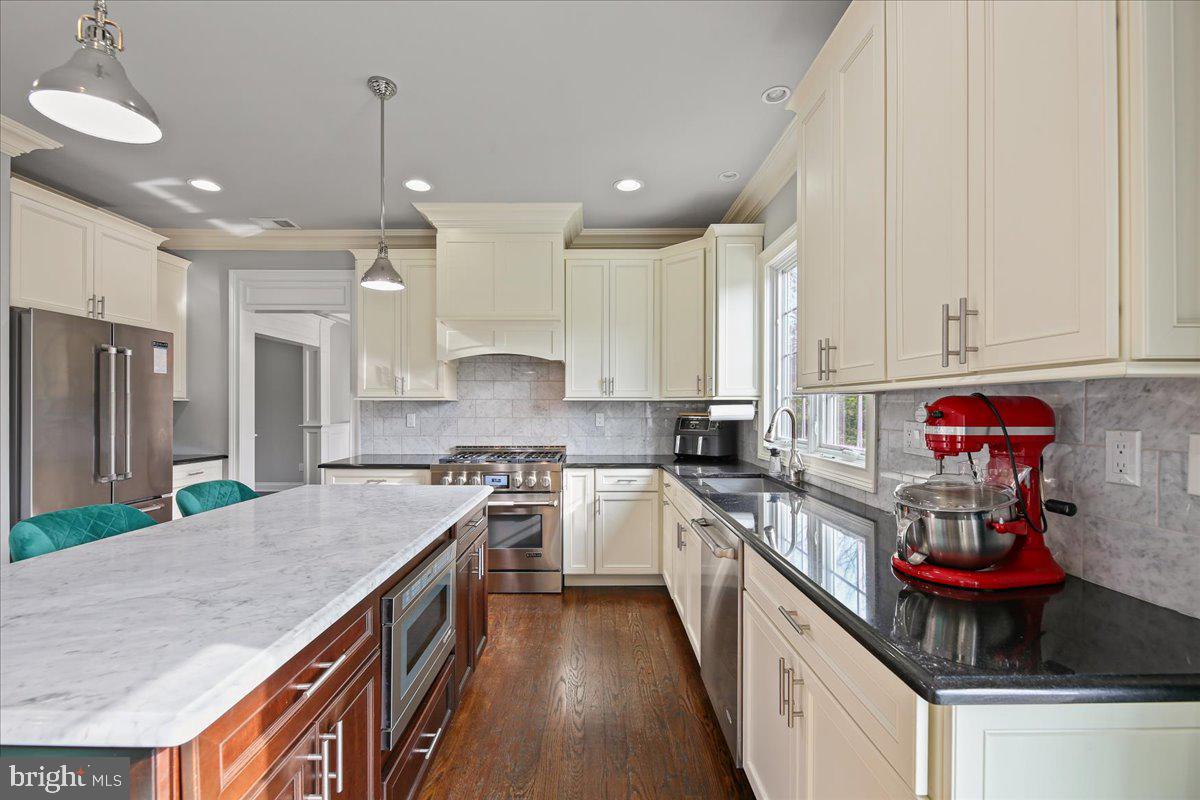 Princeton, New Jersey, 08540, United States, 6 Bedrooms Bedrooms, ,5 BathroomsBathrooms,Residential,Active,2001064