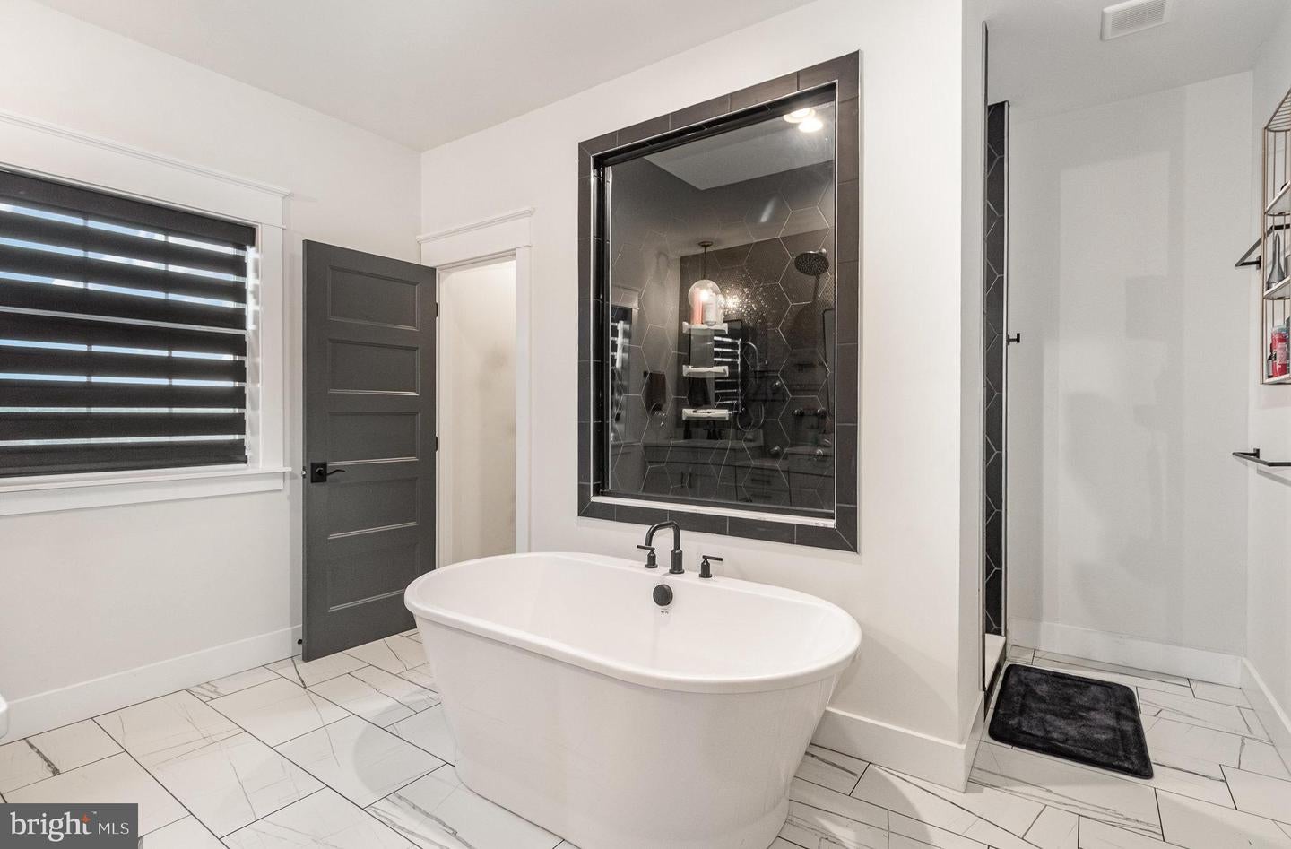 Mechanicsburg, Pennsylvania, 17050, United States, 5 Bedrooms Bedrooms, ,6 BathroomsBathrooms,Residential,Active,1905048