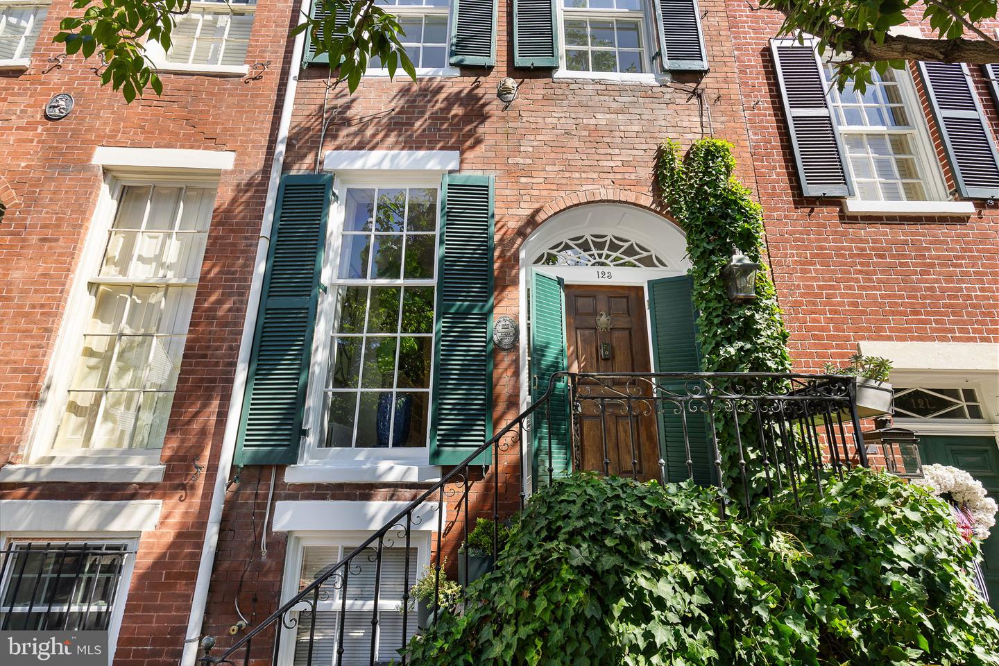 Alexandria, Virginia, 22314, United States, 3 Bedrooms Bedrooms, ,3 BathroomsBathrooms,Residential,Active,1927676