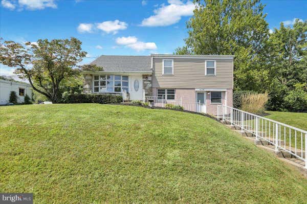 824 CARSONIA AVE, READING, PA 19606 - Image 1