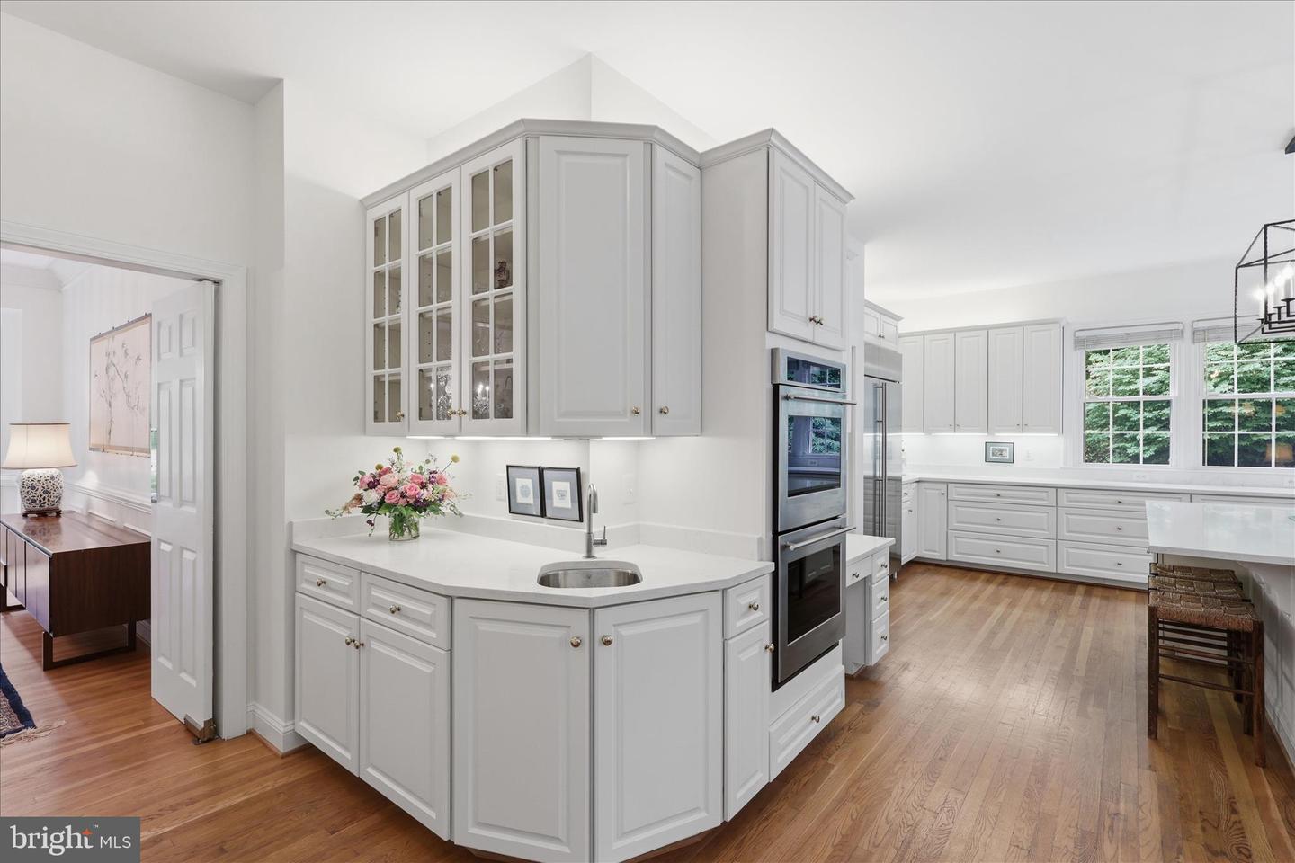 Oakton, Virginia, 22124, United States, 5 Bedrooms Bedrooms, ,5 BathroomsBathrooms,Residential,Pending,2045766