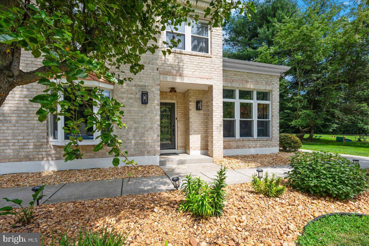 Fairfax, Virginia, 22030, United States, 5 Bedrooms Bedrooms, ,4 BathroomsBathrooms,Residential,Active,1892608