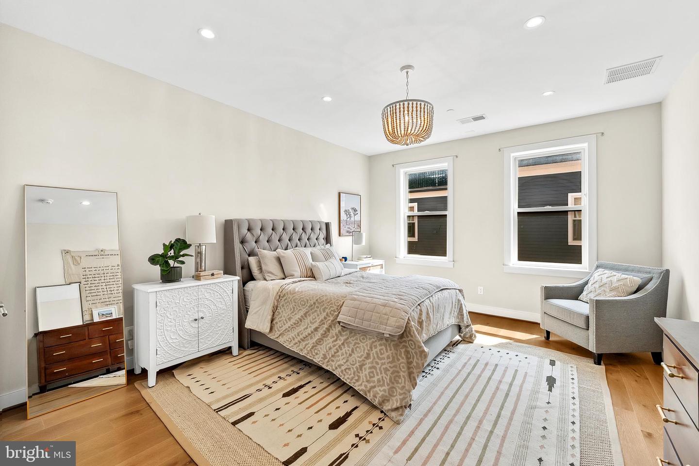 Alexandria, Virginia, 22314, United States, 3 Bedrooms Bedrooms, ,4 BathroomsBathrooms,Residential,Active,1933713