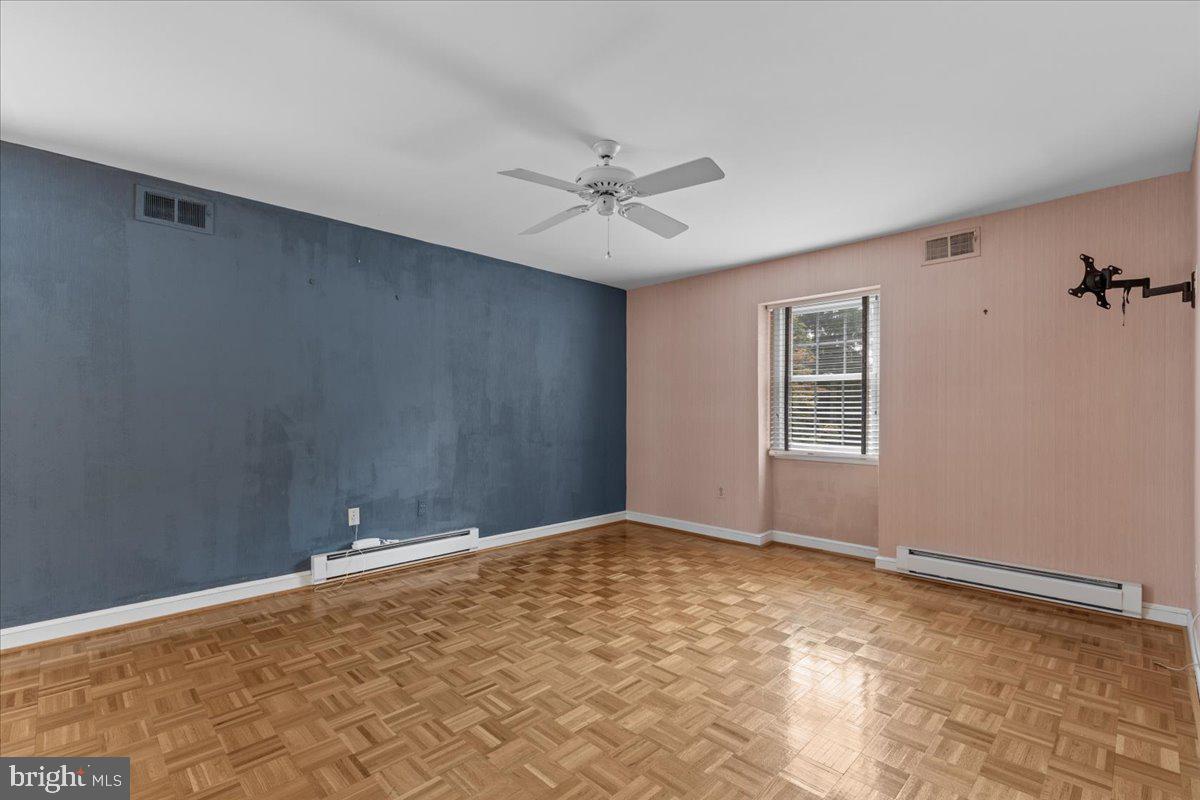 Great Falls, Virginia, 22066, United States, 5 Bedrooms Bedrooms, ,3 BathroomsBathrooms,Residential,Active,1941376