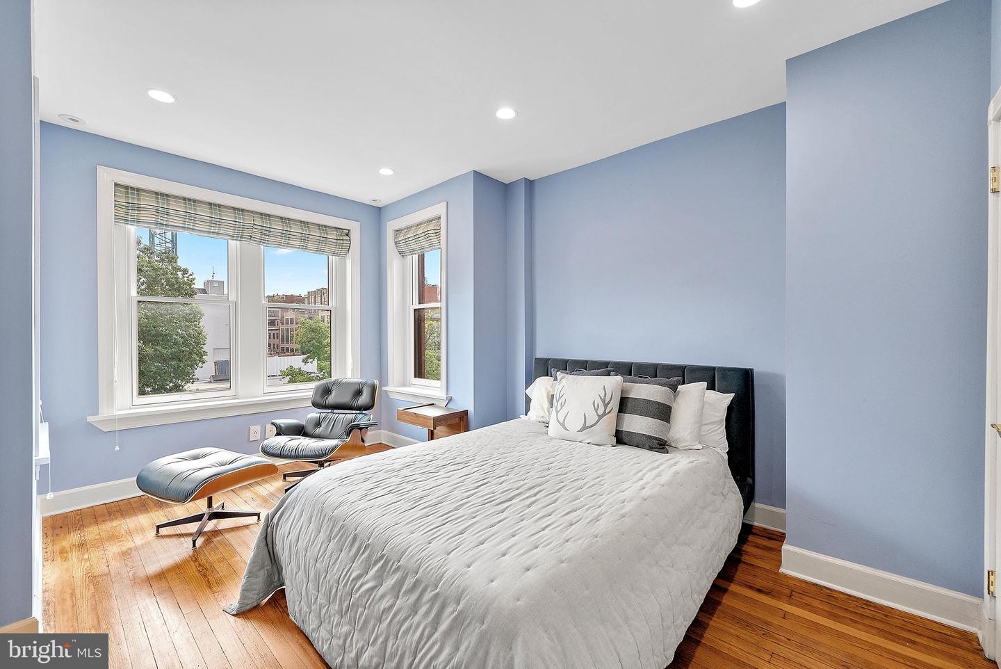 Washington, District Of Columbia, 20005, United States, 3 Bedrooms Bedrooms, ,4 BathroomsBathrooms,Residential,Active,1943762