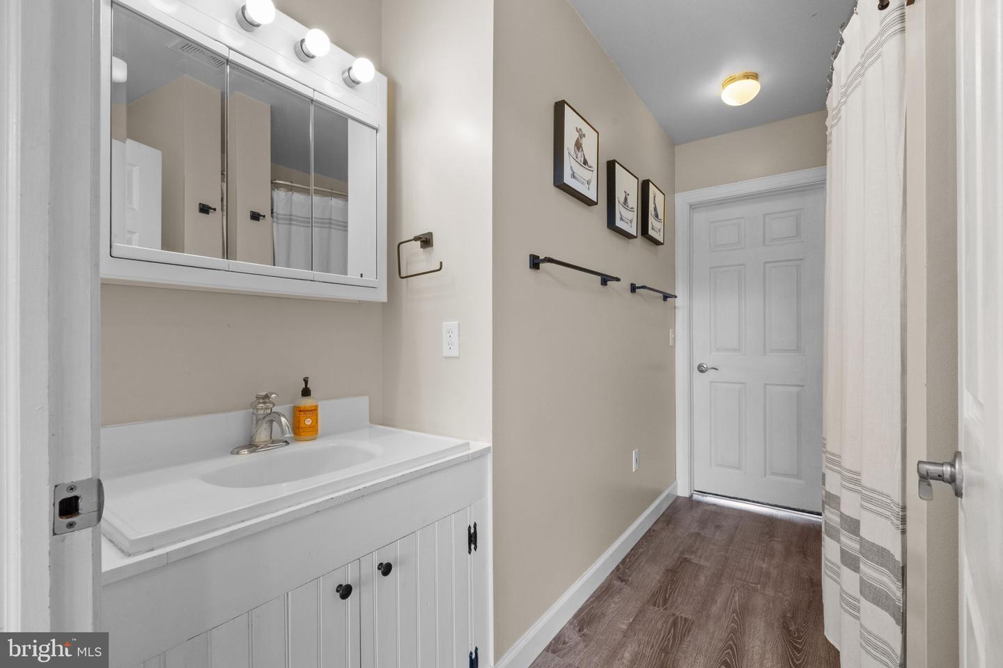 Lambertville, New Jersey, 08530, United States, 6 Bedrooms Bedrooms, ,5 BathroomsBathrooms,Residential,Active,1843838