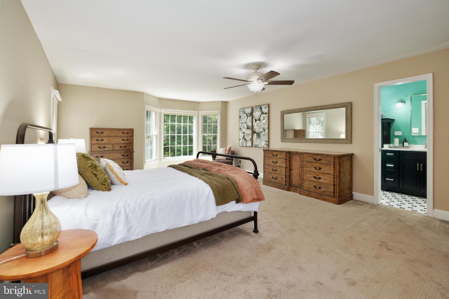 Fairfax Station, Virginia, 22039, United States, 4 Bedrooms Bedrooms, ,3 BathroomsBathrooms,Residential,Active,1936424